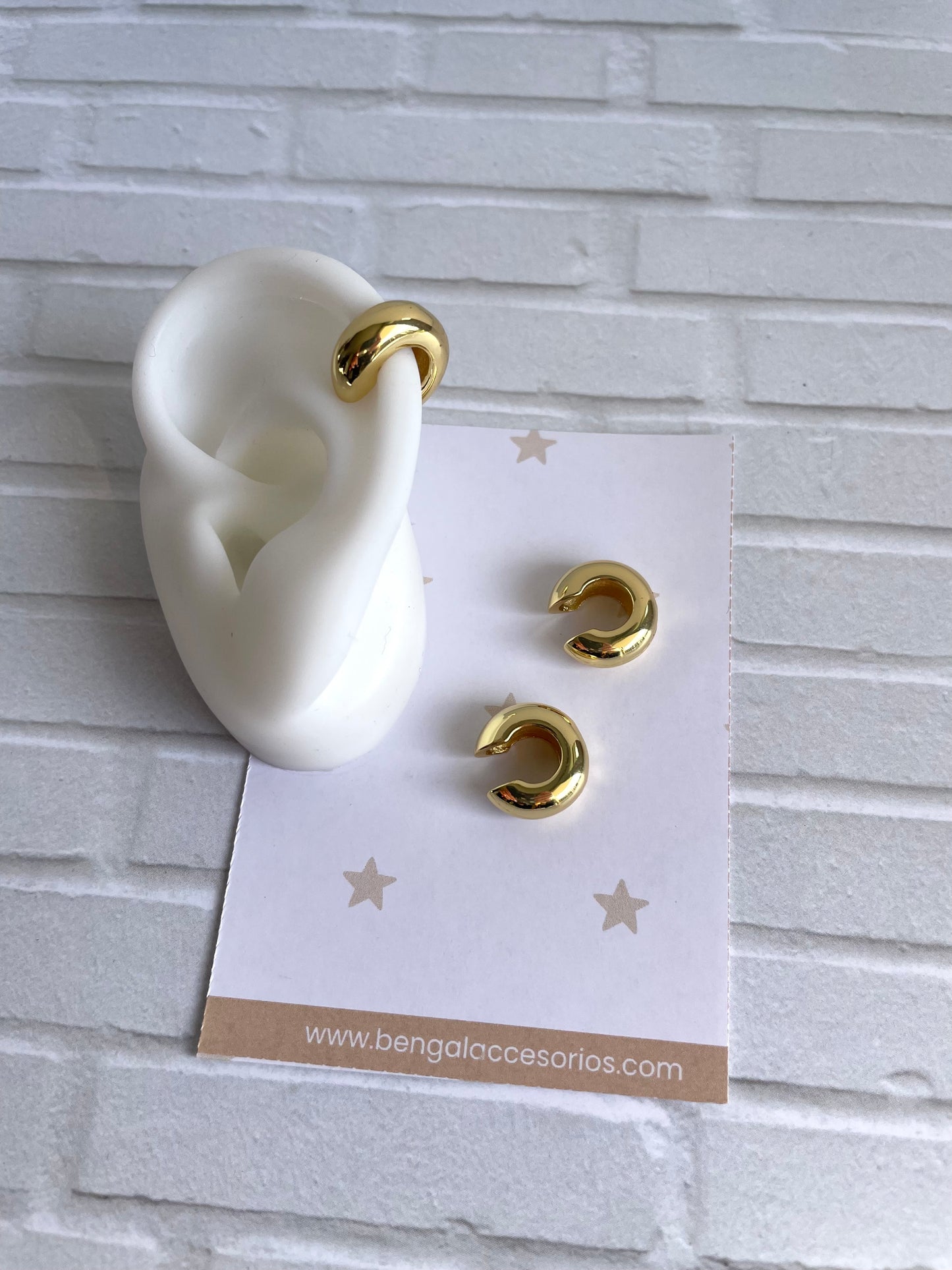GOLD EAR CUFF