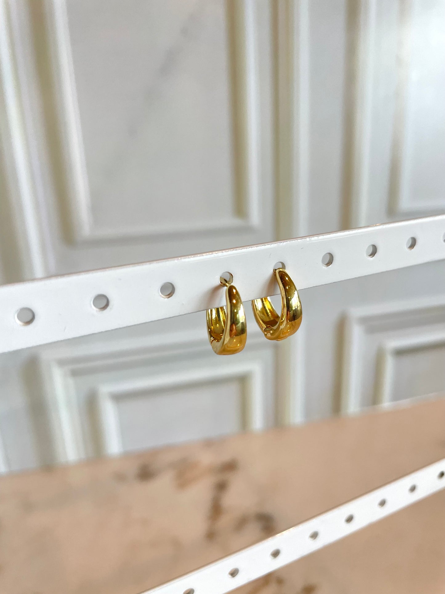 BASIC GOLD EARRING