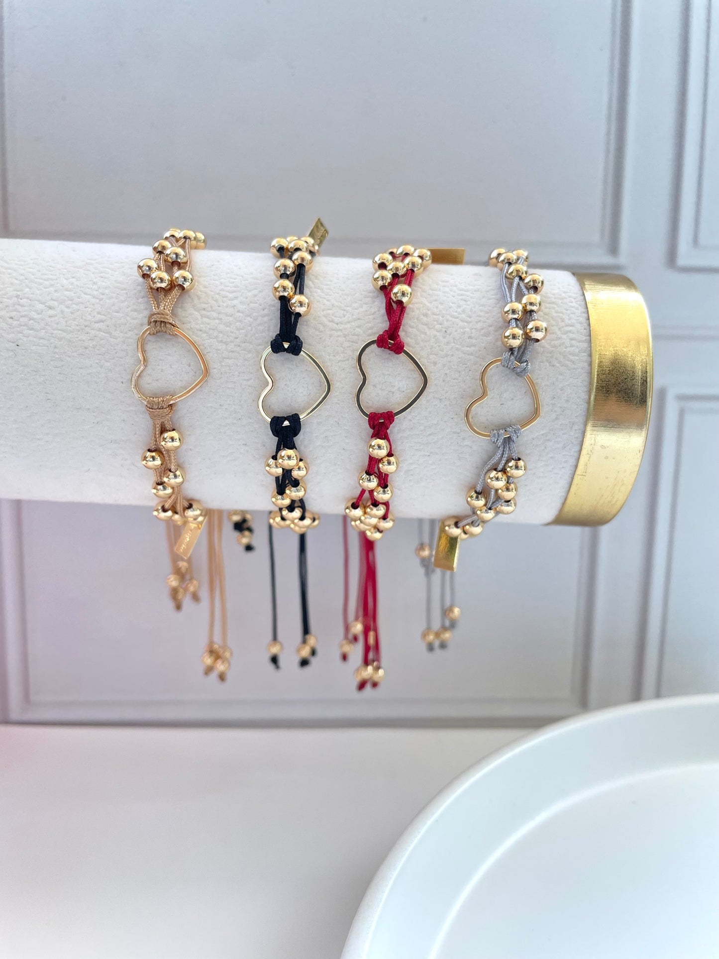 ELEGANT GOLD BRACELET